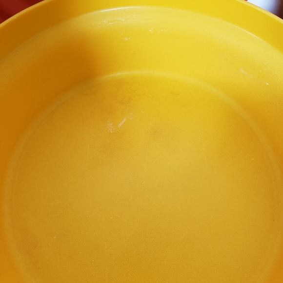 Vintage Tupperware Seal N Serve Travel Plate & Bowl Yellow Orange set of 2 - Picture 8 of 8